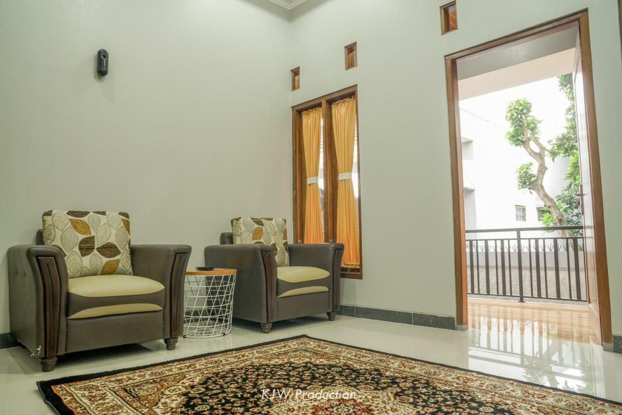 M Stay Guest House Jogja Yogyakarta Eksteriør billede