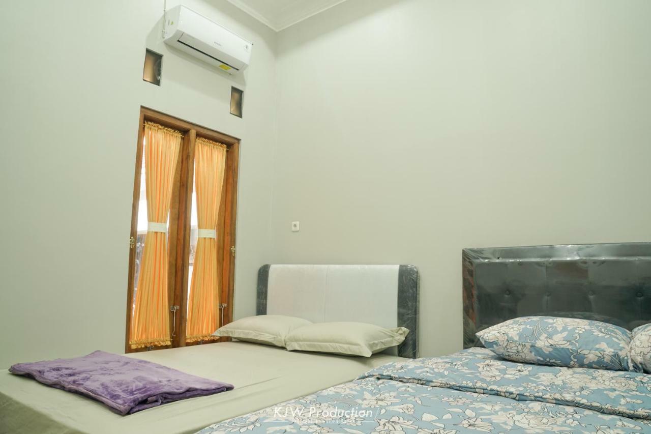 M Stay Guest House Jogja Yogyakarta Eksteriør billede