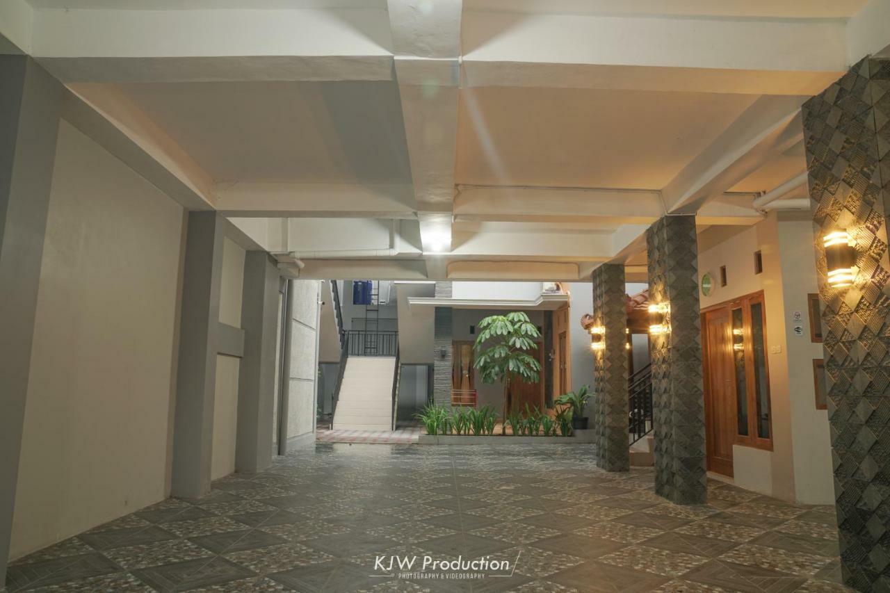 M Stay Guest House Jogja Yogyakarta Eksteriør billede