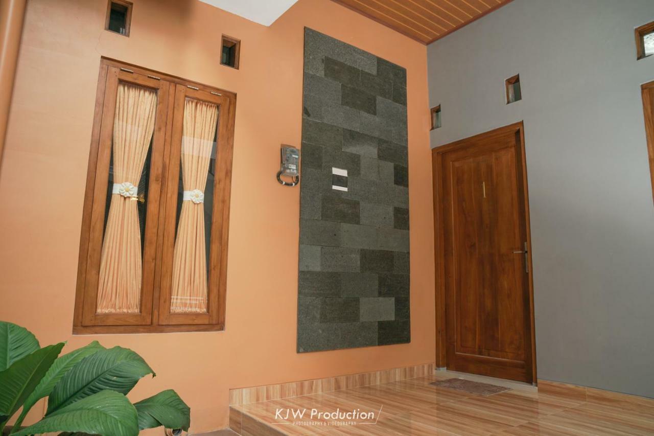 M Stay Guest House Jogja Yogyakarta Eksteriør billede